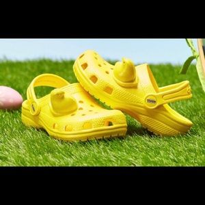 Peeps Crocs YELLOW NEW With Tags SOLD OUT! 6 jibtz